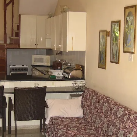 Maisonette Yacht Club بيت للعطل *